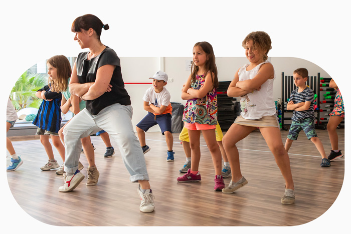 Corsi-kids-bambini-Tennis-prato-square-sport-covers-center-BVS-square-sport-club-Junior-club-rastignano-bologna
